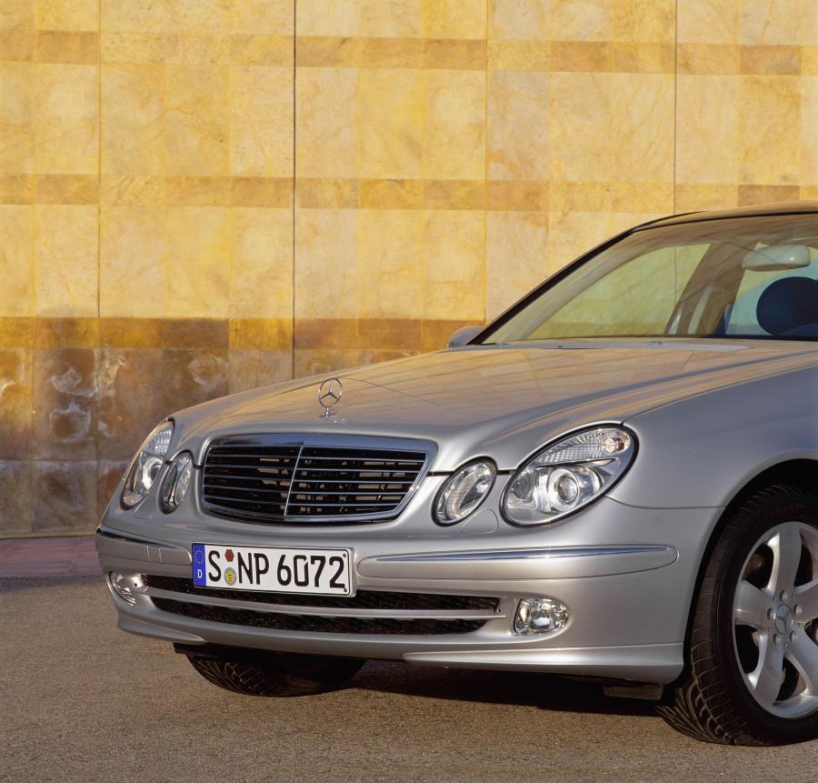  Mercedes-Benz E-Class 2002 года  (фото 167 из 448)